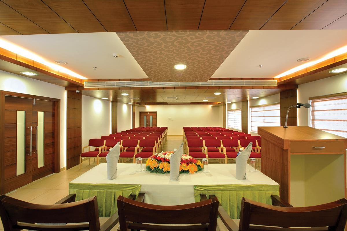 Hotel Aswathy Kodungallur Exterior photo
